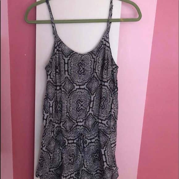 Patterned romper - Picture 1 of 1